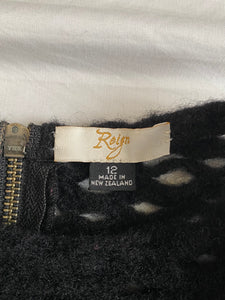 Reign top: Size 8
