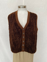 Load image into Gallery viewer, Vintage vest: Size L
