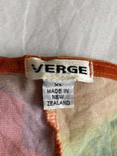 Load image into Gallery viewer, Verge top: Size XL
