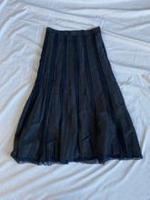 Load image into Gallery viewer, Lisa Law skirt: Size 10
