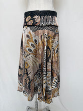 Load image into Gallery viewer, Peacock skirt: Size 10
