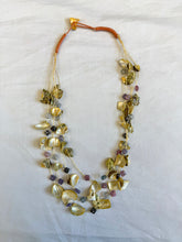 Load image into Gallery viewer, Shell necklace
