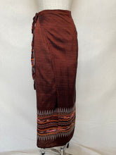 Lade das Bild in den Galerie-Viewer, Handmade skirt: Size XL
