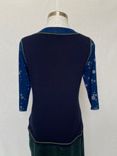 Load image into Gallery viewer, Vamp top: Size 12
