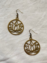 Load image into Gallery viewer, Lotus flower earrings
