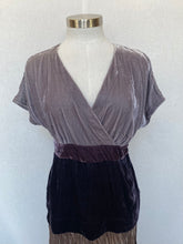 Load image into Gallery viewer, Boden top: Size 12
