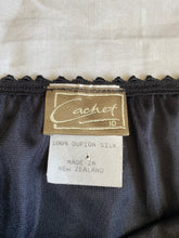 Load image into Gallery viewer, Cachet skirt: Size 10
