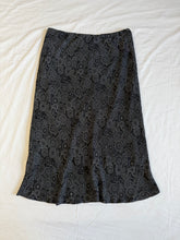 Lade das Bild in den Galerie-Viewer, Ella J skirt: Size 16

