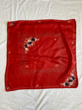 Cargar imagen en el visor de la galería, Retro scarf
