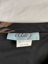 Cargar imagen en el visor de la galería, Ella J skirt: Size 12
