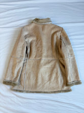 将图片加载到图库查看器，Target coat: Size 18

