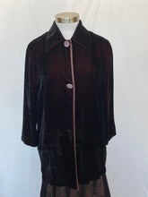Load image into Gallery viewer, Velvet jacket: Size S
