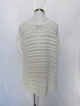 将图片加载到图库查看器，Chico’s poncho: Size 4
