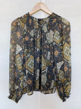 Lade das Bild in den Galerie-Viewer, Dotti blouse: Size 8
