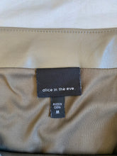 Load image into Gallery viewer, Alice skirt: Size M
