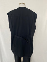 Load image into Gallery viewer, Retro vest: Size 20
