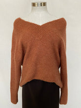 Load image into Gallery viewer, Decjuba jumper: Size M
