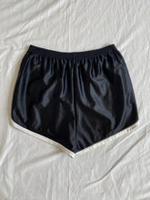Load image into Gallery viewer, Bendon shorts: Size S
