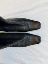 Load image into Gallery viewer, Bellagio boots: Size 39
