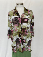 Load image into Gallery viewer, Platform shirt: Size 2XL
