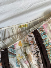 Load image into Gallery viewer, Guava skirt: Size 10
