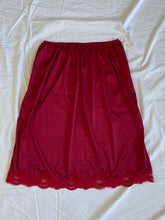 गैलरी व्यूवर में इमेज लोड करें, Intrigue skirt: Size 18
