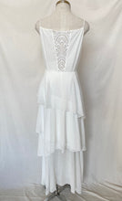 Lade das Bild in den Galerie-Viewer, Ethereal dress: Size 12
