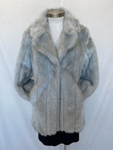 Cargar imagen en el visor de la galería, B.Y coat: Size 12
