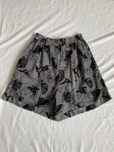Load image into Gallery viewer, I09 shorts: Size XS

