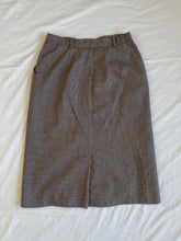 Load image into Gallery viewer, Caravelle skirt: Size 14
