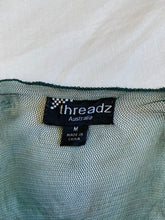 Load image into Gallery viewer, Threadz shawl: Size M

