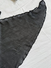 Lade das Bild in den Galerie-Viewer, Merric shawl: Size 14

