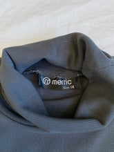 Load image into Gallery viewer, Merric top: Size 14
