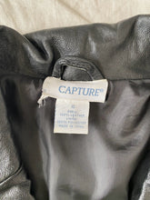 Lade das Bild in den Galerie-Viewer, Capture jacket: Size 10
