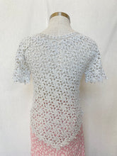 Load image into Gallery viewer, Crochet top: Size 8

