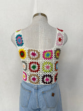 Load image into Gallery viewer, Crochet crop top: Size 8
