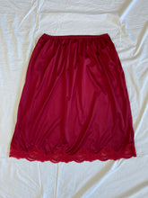 गैलरी व्यूवर में इमेज लोड करें, Intrigue skirt: Size 18
