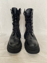 Load image into Gallery viewer, Alohas boots: Size 37
