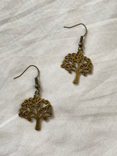 Load image into Gallery viewer, Tree earrings
