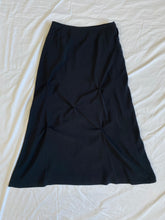 Load image into Gallery viewer, Decisions skirt: Size 12
