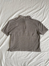 Load image into Gallery viewer, R and E top: Size M
