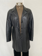 Load image into Gallery viewer, Venetti leather jacket: Size L
