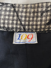 Load image into Gallery viewer, I09 shorts: Size XS
