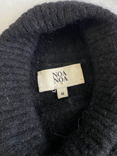Load image into Gallery viewer, Noa Noa jumper: Size M
