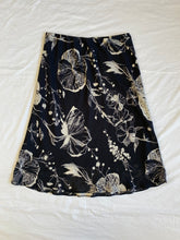 Load image into Gallery viewer, Ella J skirt: Size 14
