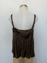 Load image into Gallery viewer, Merric top: Size 18
