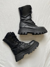 Load image into Gallery viewer, Alohas boots: Size 37
