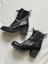 Load image into Gallery viewer, Bronx boots: Size 41
