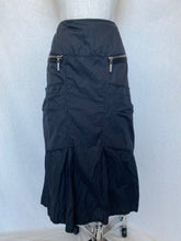 Load image into Gallery viewer, Verge skirt: Size 12
