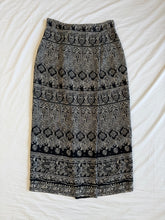 Lade das Bild in den Galerie-Viewer, Ego skirt: Size 14
